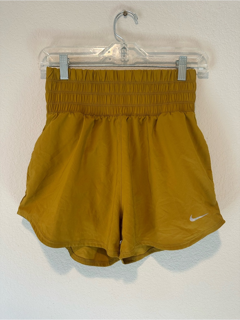 Nike Women's Dri-Fit Ultra High-Waist Running Shorts Size Small Mustard